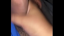 Мускулистый парень отъебал молодую соседку в дырку и на камеру дал ей соснуть свой хер